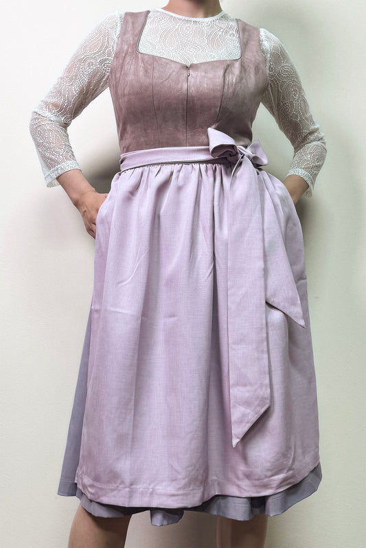 Mauvefarbenes Dirndl mit Velours-Mieder
