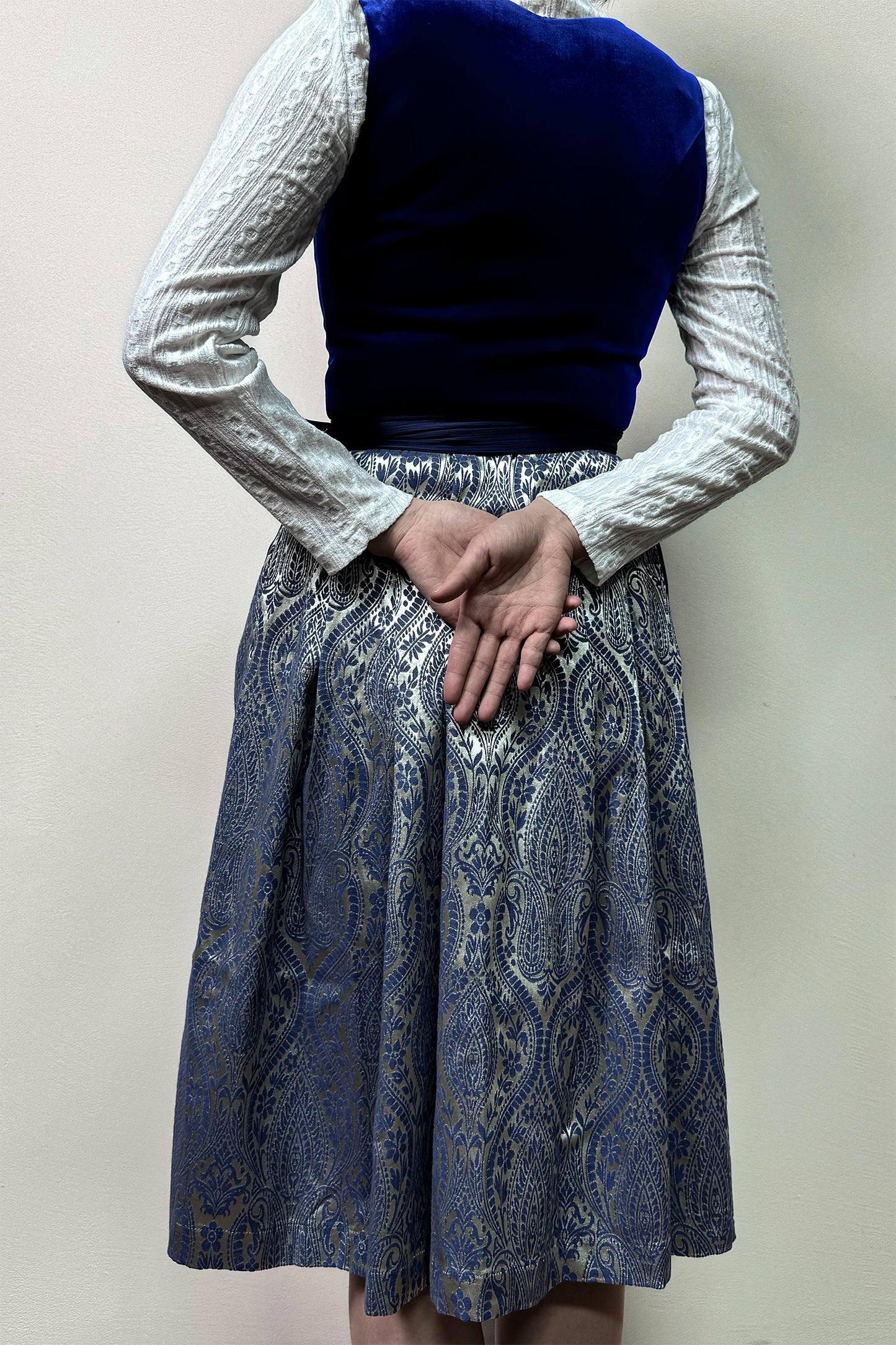 Nachtblau Dirndl mit Samt-Mieder