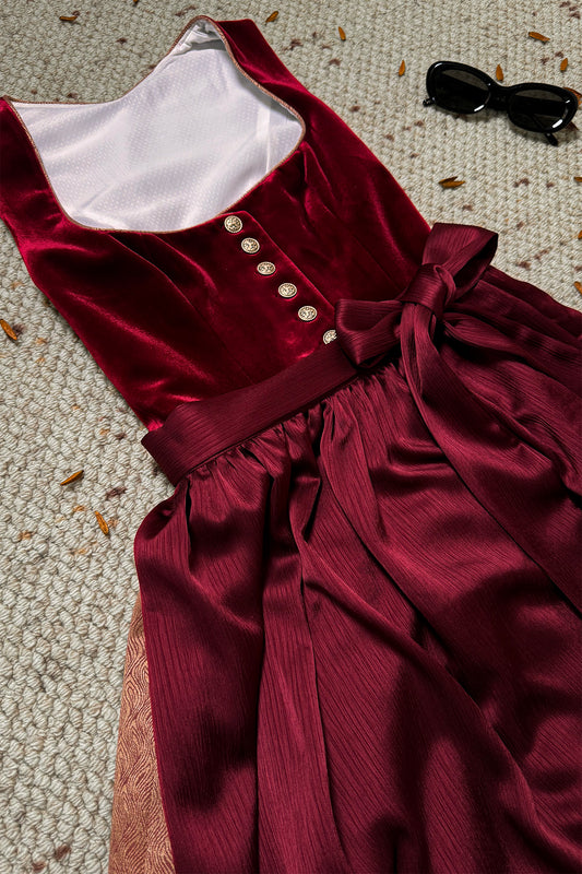 Weinrotes Dirndl mit Dusty Orange Rock